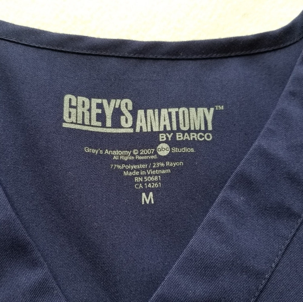 Scrub Top - Picture 2 of 3